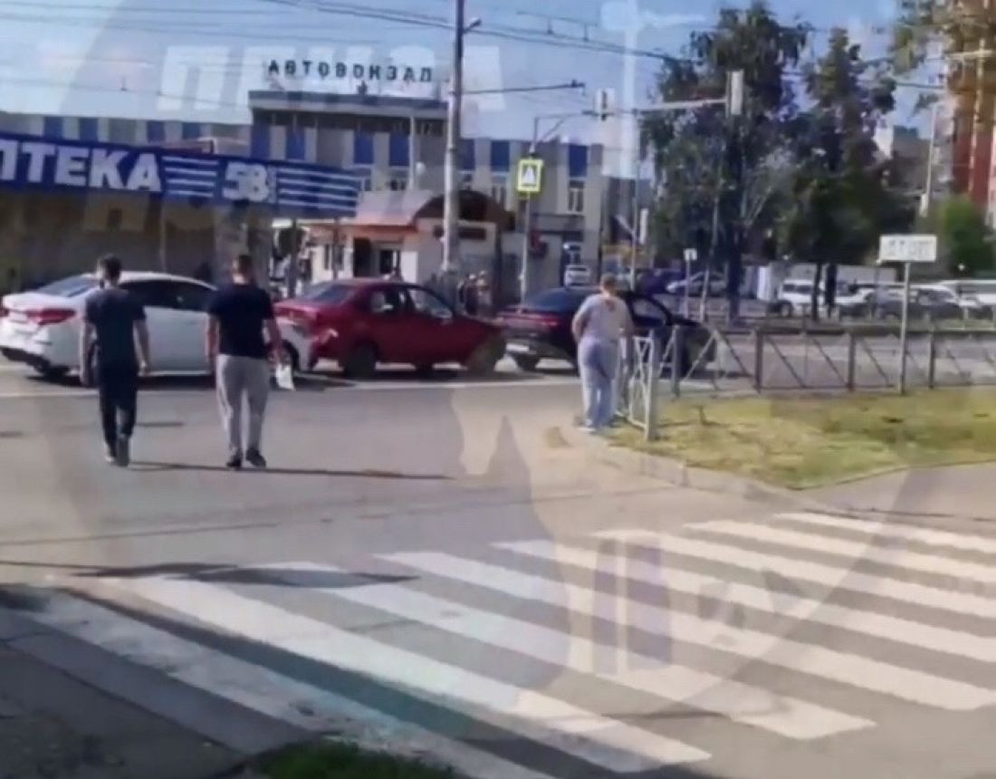 В Пензе на улице Луначарского столкнулись 4 автомобиля | 14.08.2023 | Пенза  - БезФормата