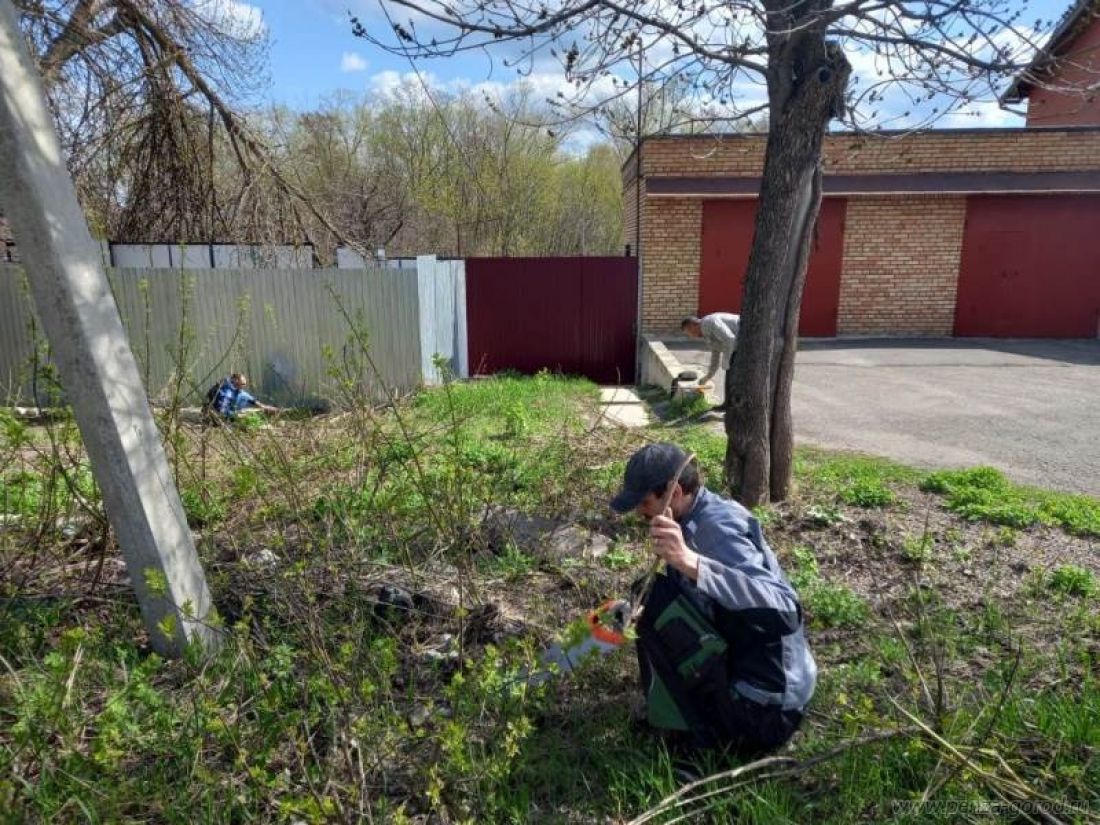 В Ленинском районе Пензы продолжается уборка территории к праздникам —  Общество — Пенза СМИ