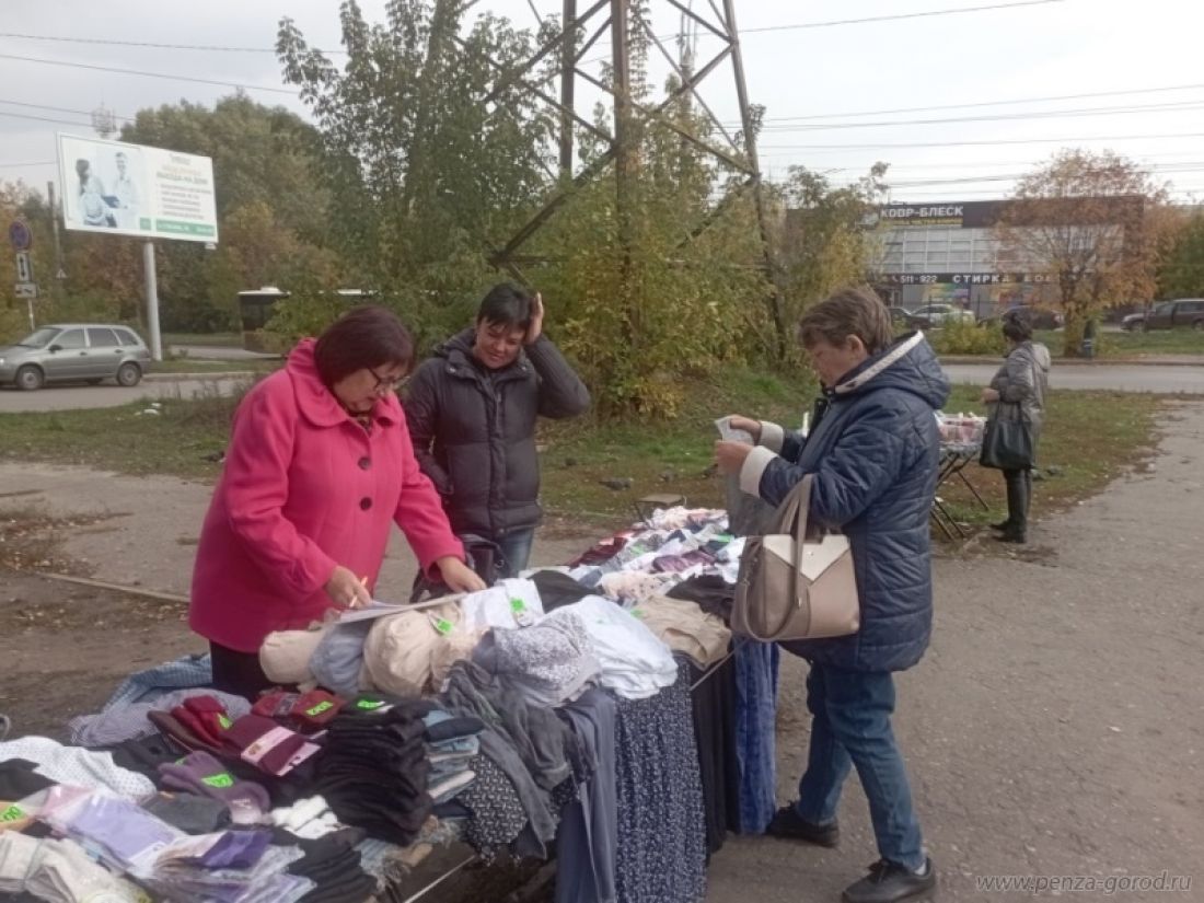 Торговля в пензе. Несанкционированная торговля. Торговля в неустановленных местах. Пресечение незаконной торговли. Пенза сотрудники администрации Пензы.