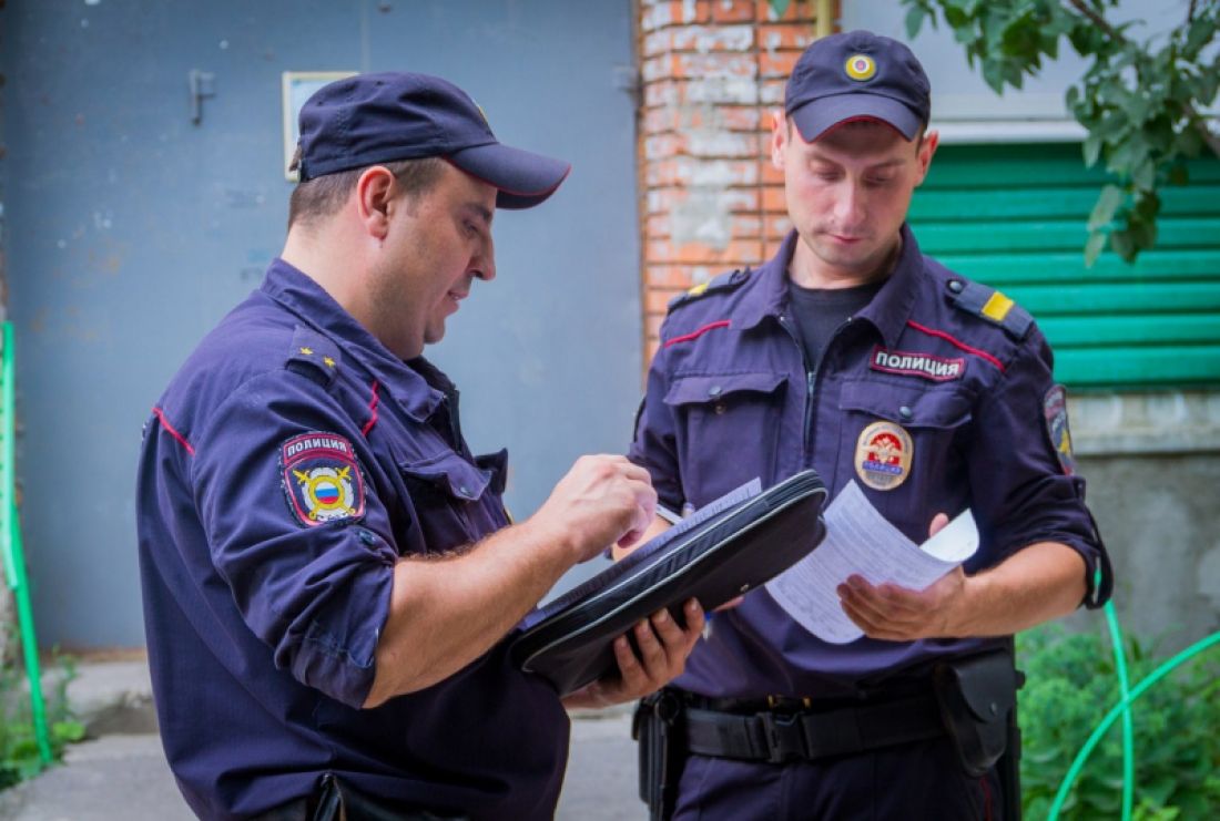 Оформление полиция. ППС Пенза. Сотрудник ППС. Составление протокола полицией. Полиция составляет протокол.