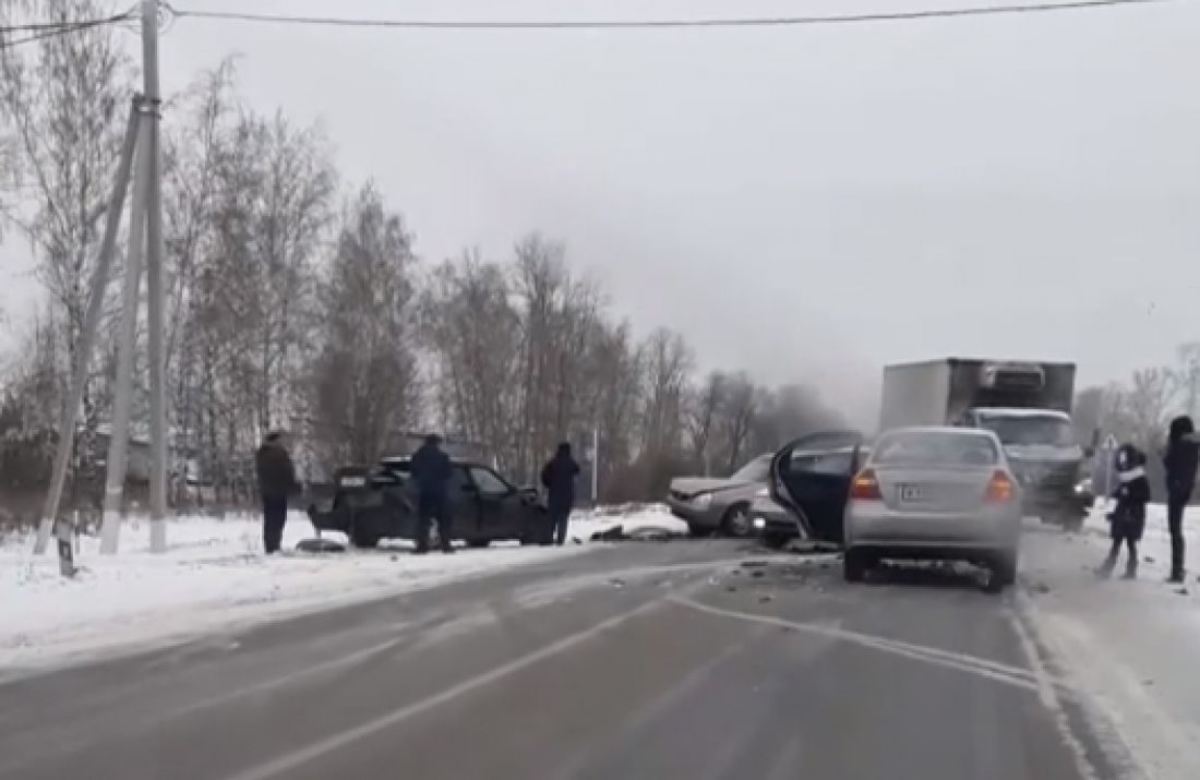 В Сети очевидцы опубликовали последствия жесткого ДТП с тремя машинами под  Пензой — В сети — Пенза СМИ