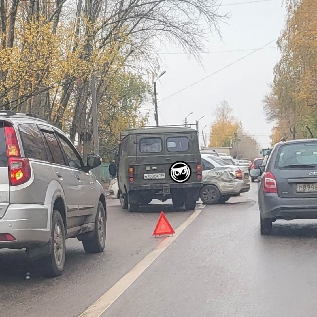 На улице Пушанина в Пензе столкнулись машина такси и «УАЗ» — Происшествия —  Пенза СМИ