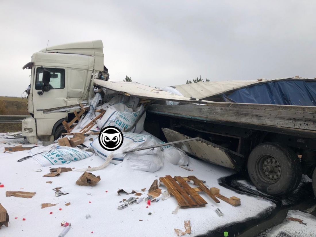 В Пензенской области на трассе Нижняя Елюзань - Самара в аварии разбился  грузовик с товарами — Общество — Пенза СМИ