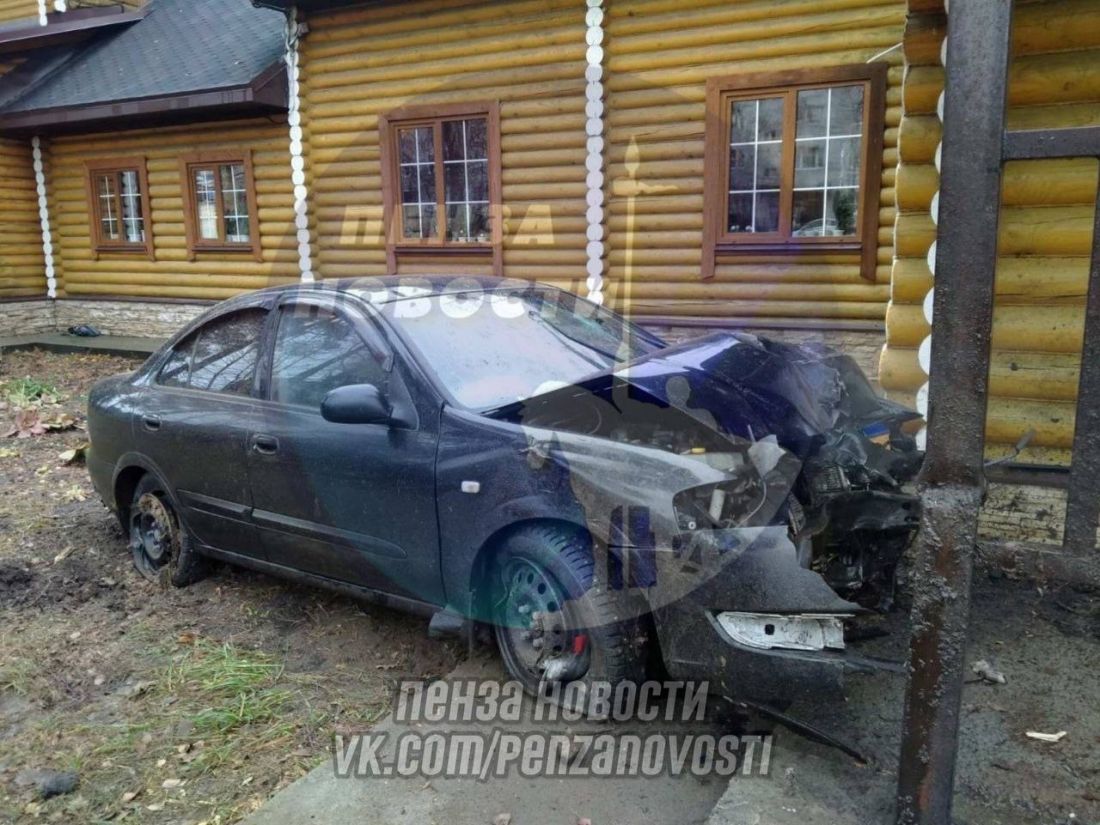 В Заречном водитель иномарки на большой скорости влетел в храм —  Происшествия — Пенза СМИ