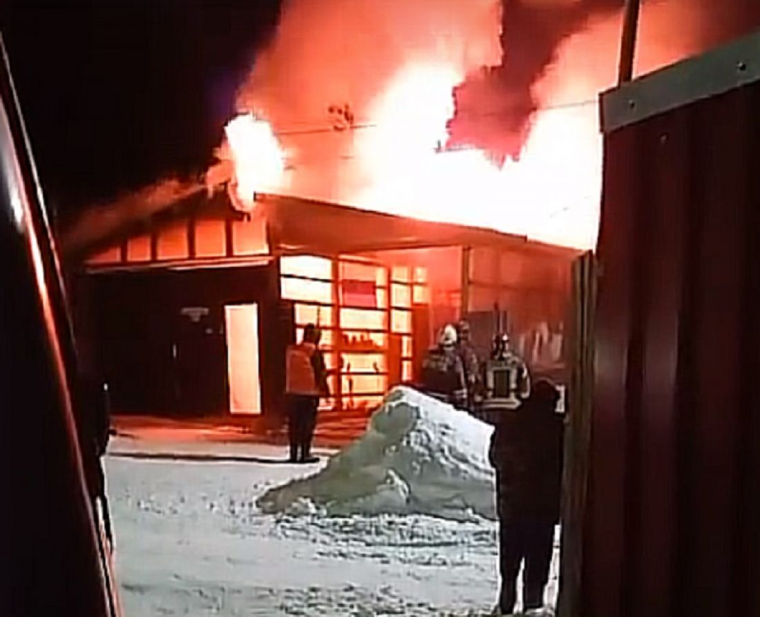 В Мокшане сильный пожар уничтожил дом и все надворные постройки —  Происшествия — Пенза СМИ