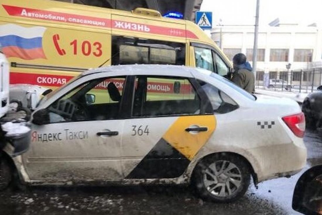 В Пензе автомобиль «Яндекс.Такси» влетел под грузовик — В сети — Пенза СМИ