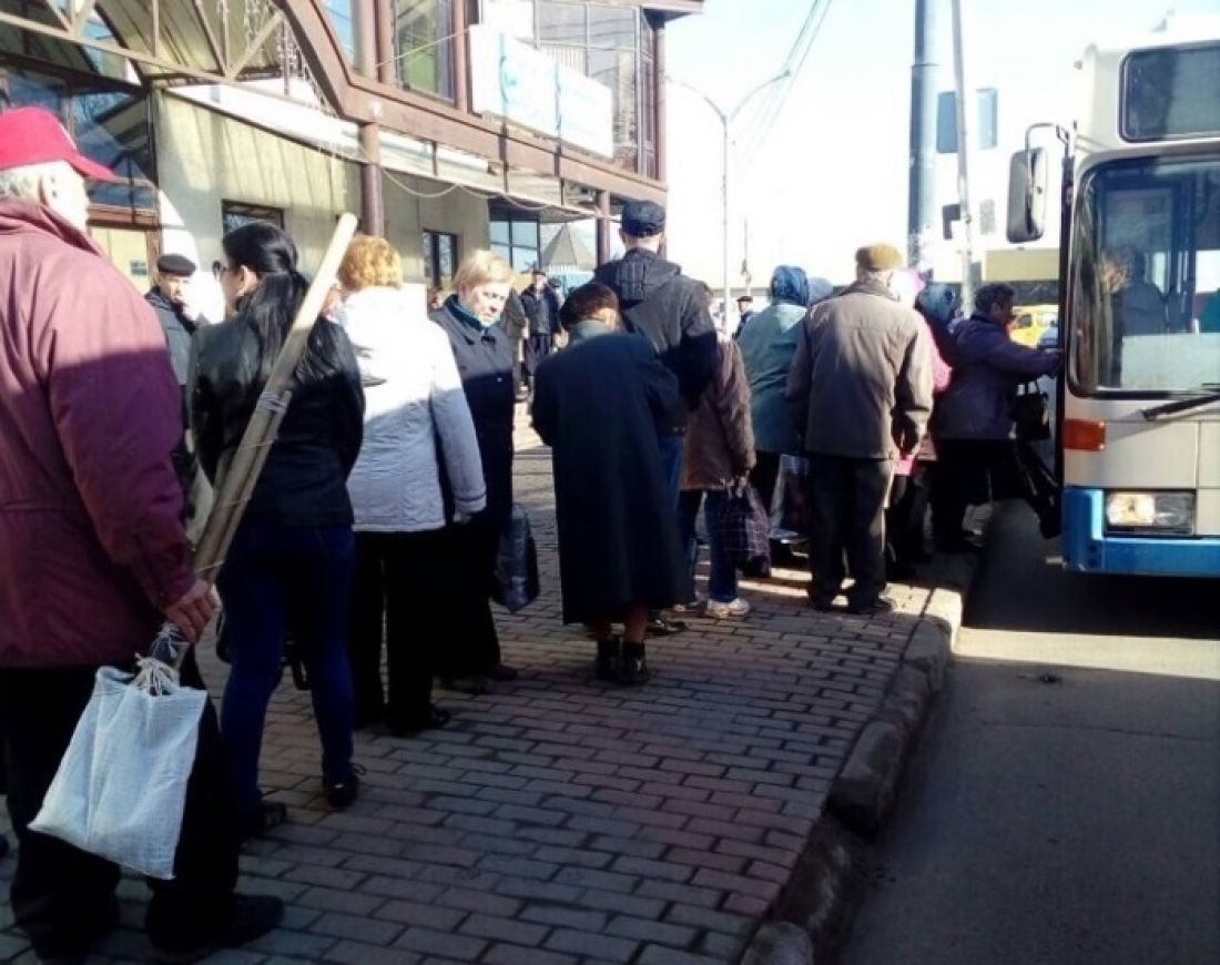 В Пензе курсируют дополнительные автобусы до кладбищ — Общество — Пенза СМИ