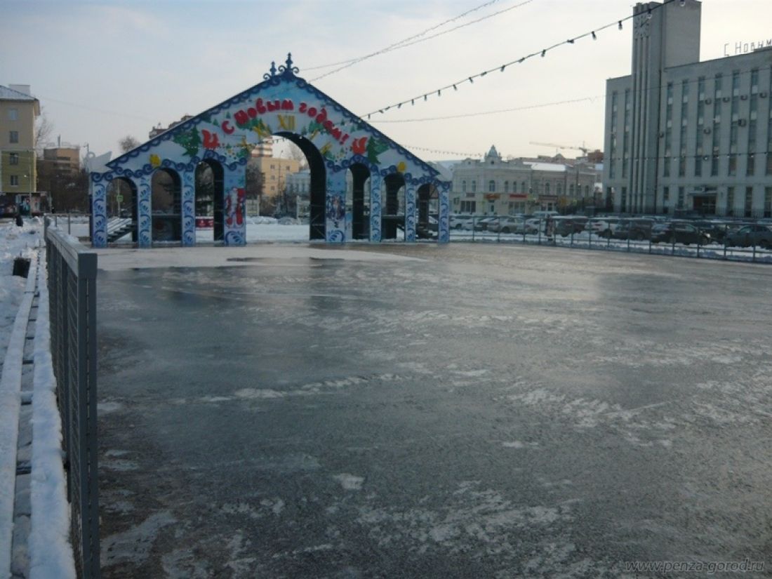 Каток пенза. Открытый каток на площади Ленина Пенза. Каток в Пензе на площади Ленина. Каток на Московской Пенза. Пенза каток на улице.