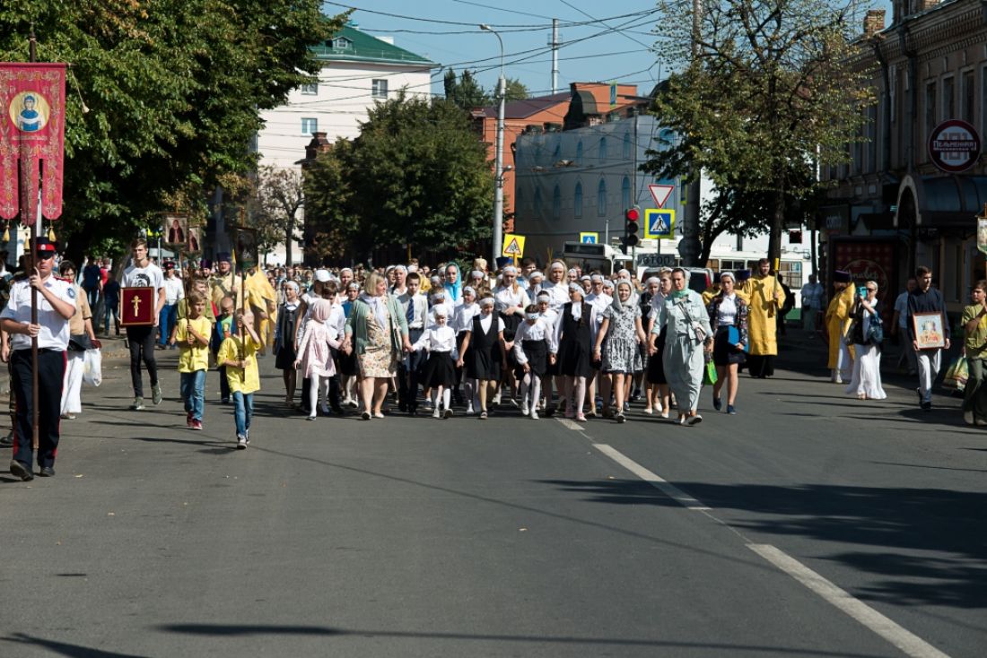 Движение пенза. Крестный ход в Пензе. Крёстный ход 10 августа в городе Шарыпово. Фото крестный ход Пенза. Крестный ход в Пензе видео.