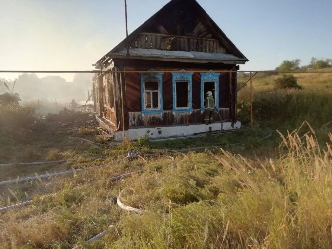 В селе Старая Кутля Пензенской области сгорел деревянный дом | 22.08.2022 |  Пенза - БезФормата