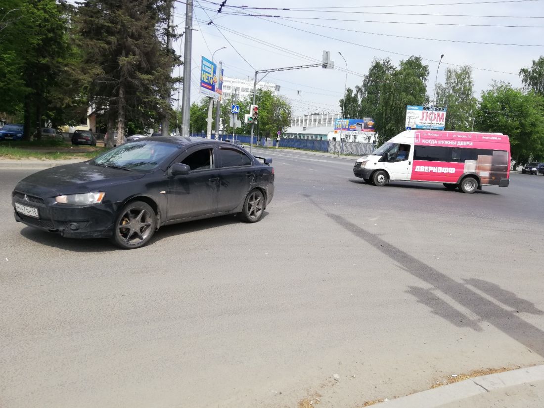 В Пензе ищут свидетелей ДТП с участием иномарки и маршрутки — Общество —  Пенза СМИ