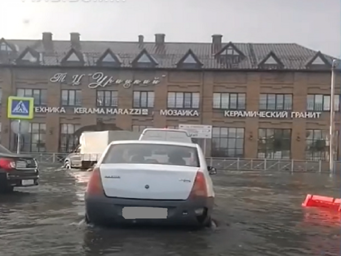 Пензенцы делятся в соцсетях видео затопленных улиц после ливня в пятницу —  Происшествия — Пенза СМИ