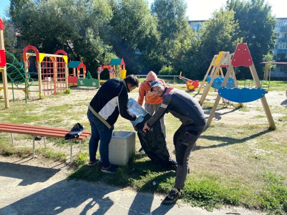 В Пензе территорию Ленинского района очистили от мусора и  несанкционированных объявлений — Общество — Пенза СМИ