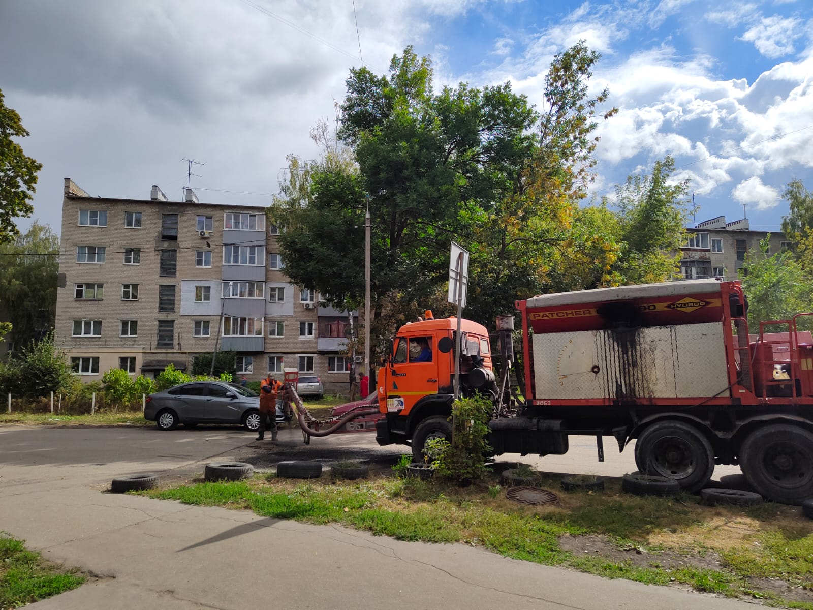 В Пензе на территории Ленинского района ремонтируют дорожное полотно —  Общество — Пенза СМИ