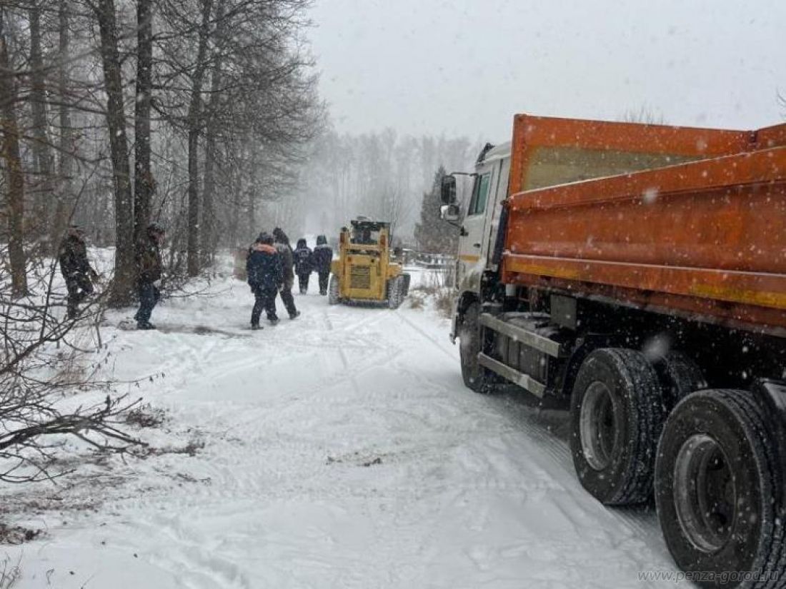 В Пензе привели в порядок территорию у Новозападного кладбища — Общество —  Пенза СМИ