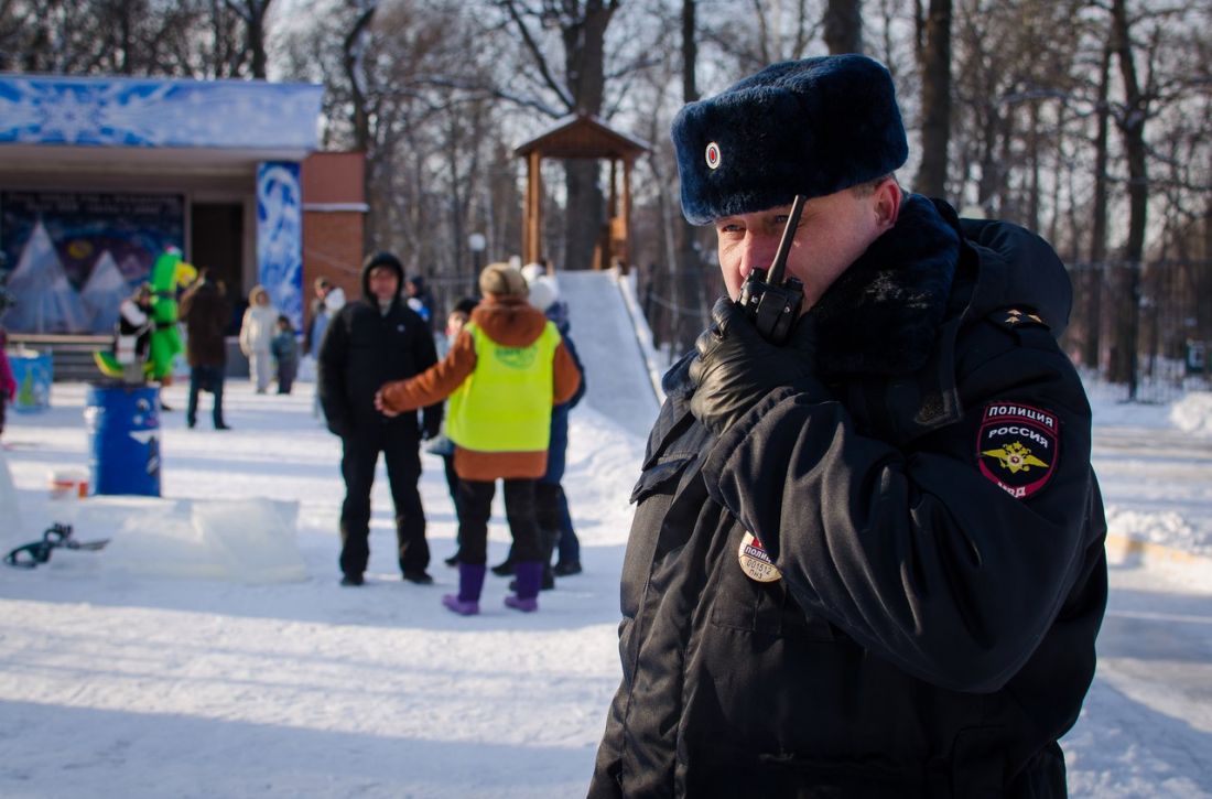 Полиция пенза. Охрана общественного порядка в новогодние праздники. Новый год охрана общественного порядка ДПС. Полиция Городищенского района Пензенской области. Охрана общественного порядка в Рождество.