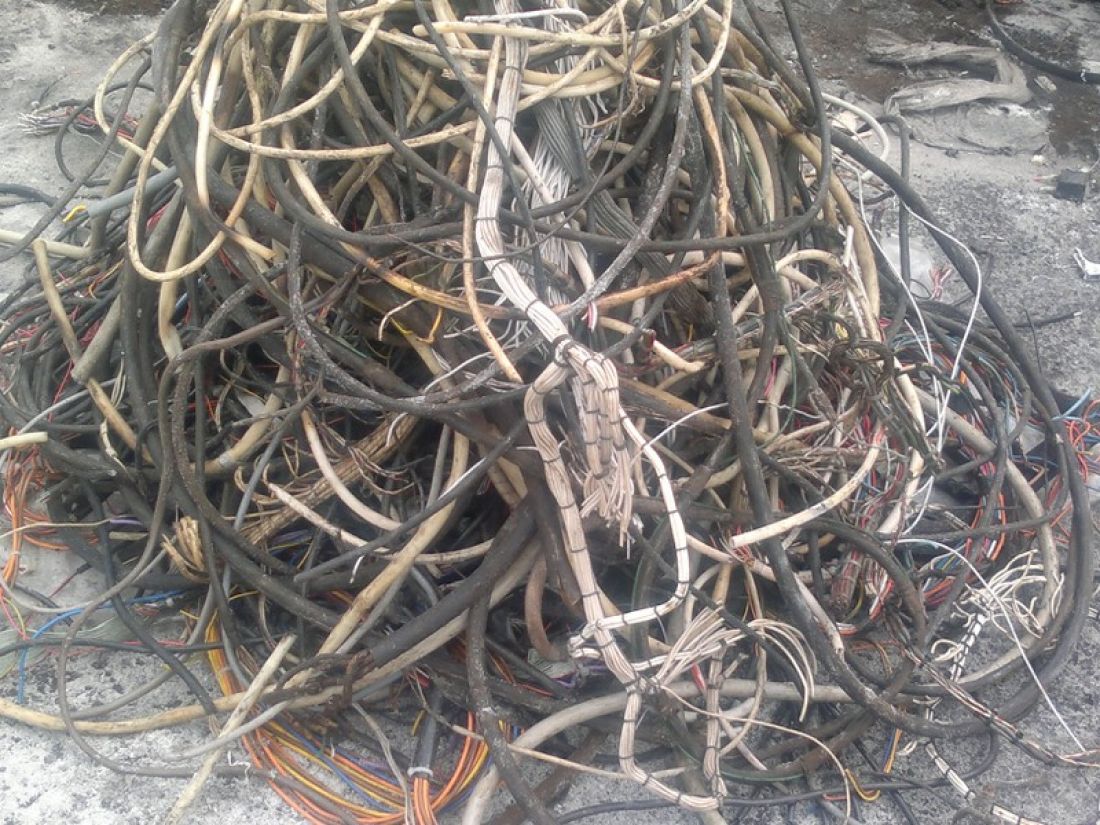 Лом кабеля в изоляции. Кабеля в изоляции скупка. Лом кабеля в изоляции. Лом кабеля. Лом медного кабеля (силовой в изоляции).