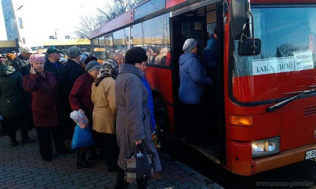 Работа на автобусе. Автобусы на Радоницу. Кладбище автобусов. Радоница транспорт. Автобусы на Радоницу в Новотроицке.