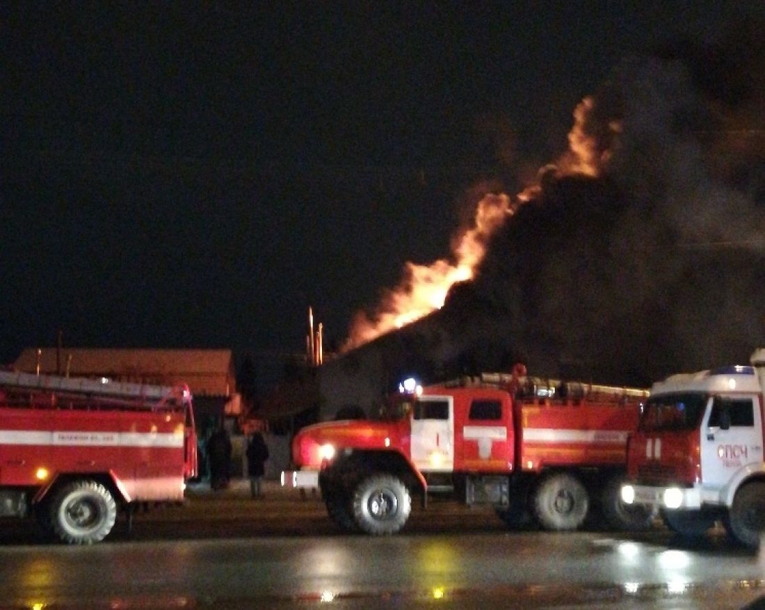 В Пензе на улице Терновского огнем уничтожено 100 квадратных метров жилого  дома — Происшествия — Пенза СМИ