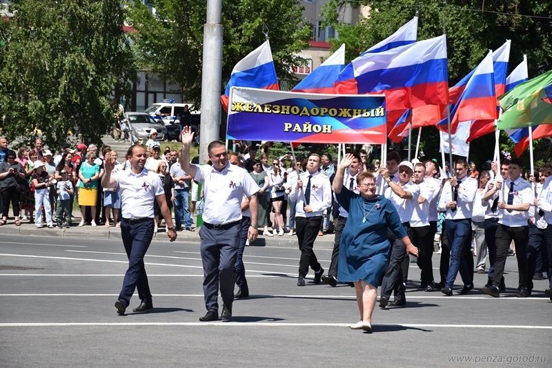 Пензенцы на параде в честь летия Пензы - 