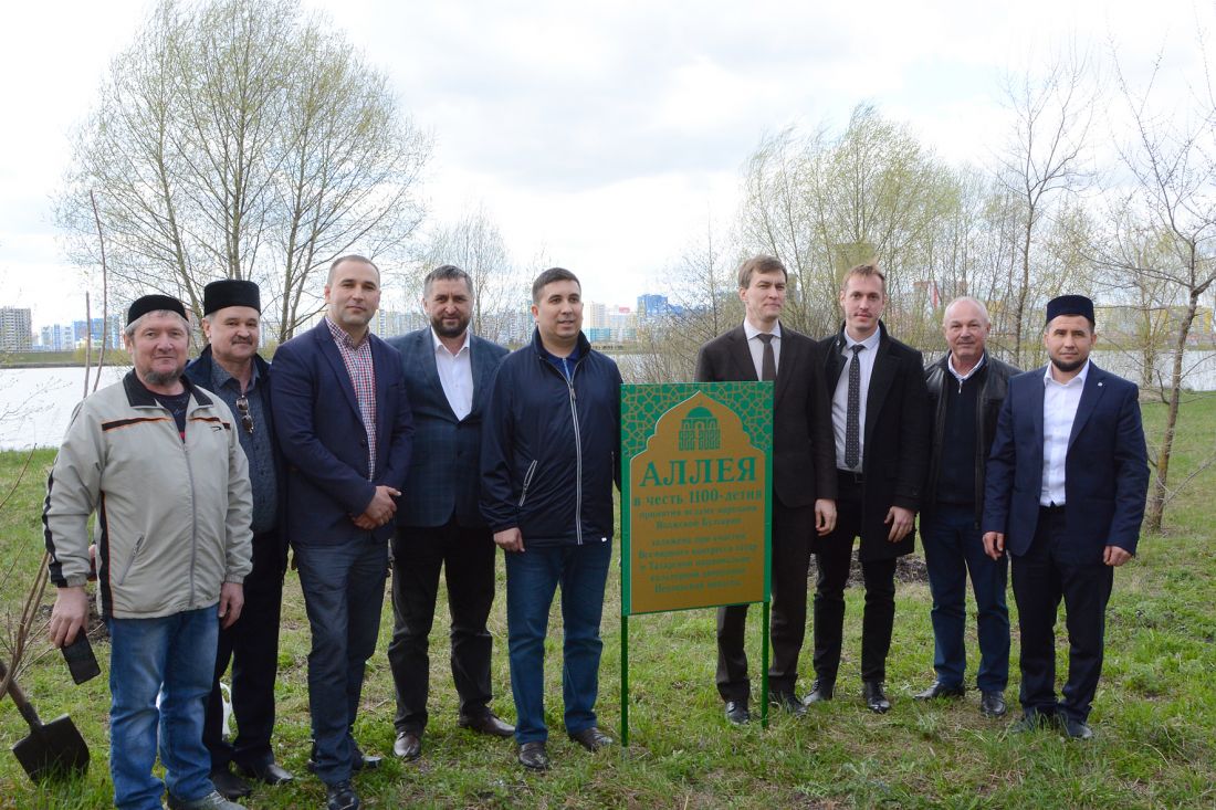 В Спутнике высадили аллею в честь 1100-летия принятия ислама народами Волжской  Булгарии — Общество — Пенза СМИ