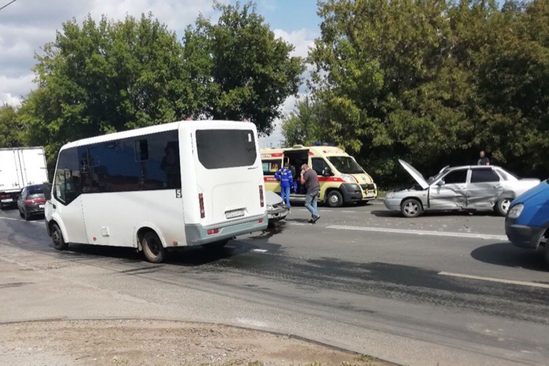 В жестком ДТП на улице Аустрина в Пензе пострадал один человек —  Происшествия — Пенза СМИ