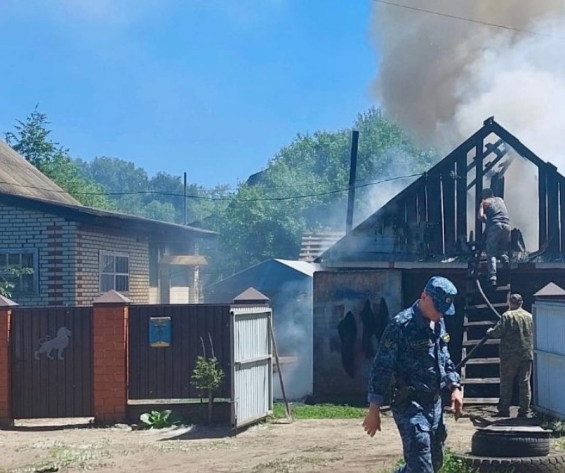 В Тамале судебные приставы спасли автомобили и дом от пожара — Общество —  Пенза СМИ